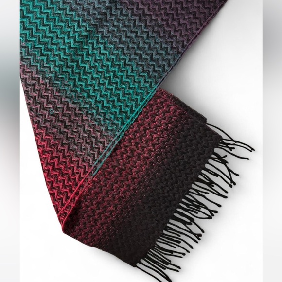 Gorgeous Multi-Color Scarf - Picture 2 of 13
